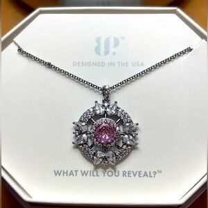 NWT BOMB PARTY NECKLACE!